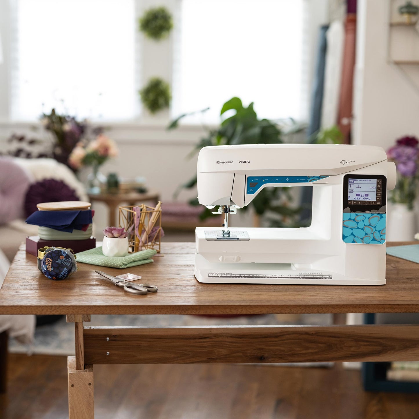 HUSQVARNA® VIKING® OPAL™ 670 Sewing Machine - Prismatic Fiber Arts