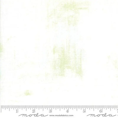 058 White Moda Grunge - Fat Quarter - Prismatic Fiber Arts
