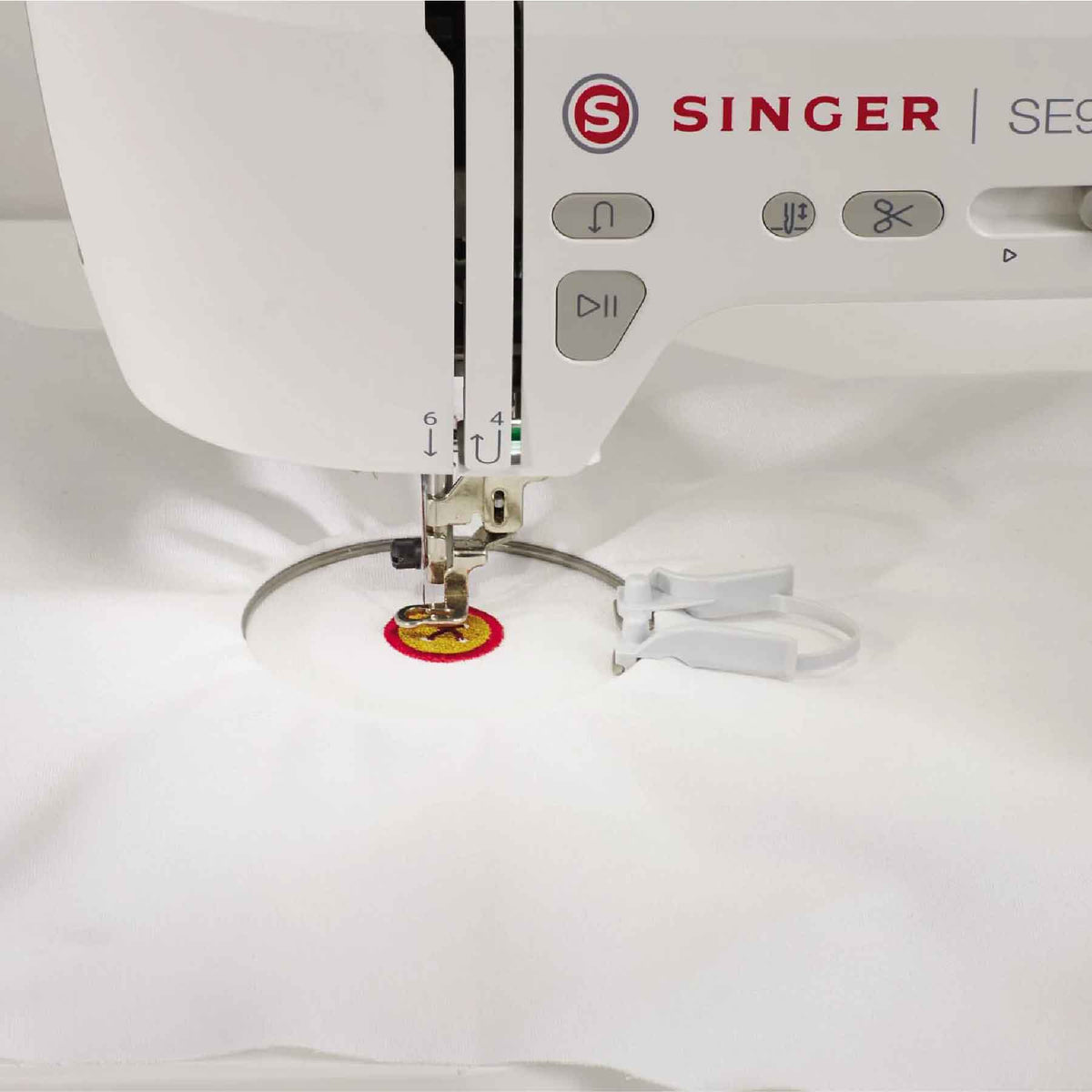 SINGER® 40 x 40mm Embroidery Hoop - Prismatic Fiber Arts