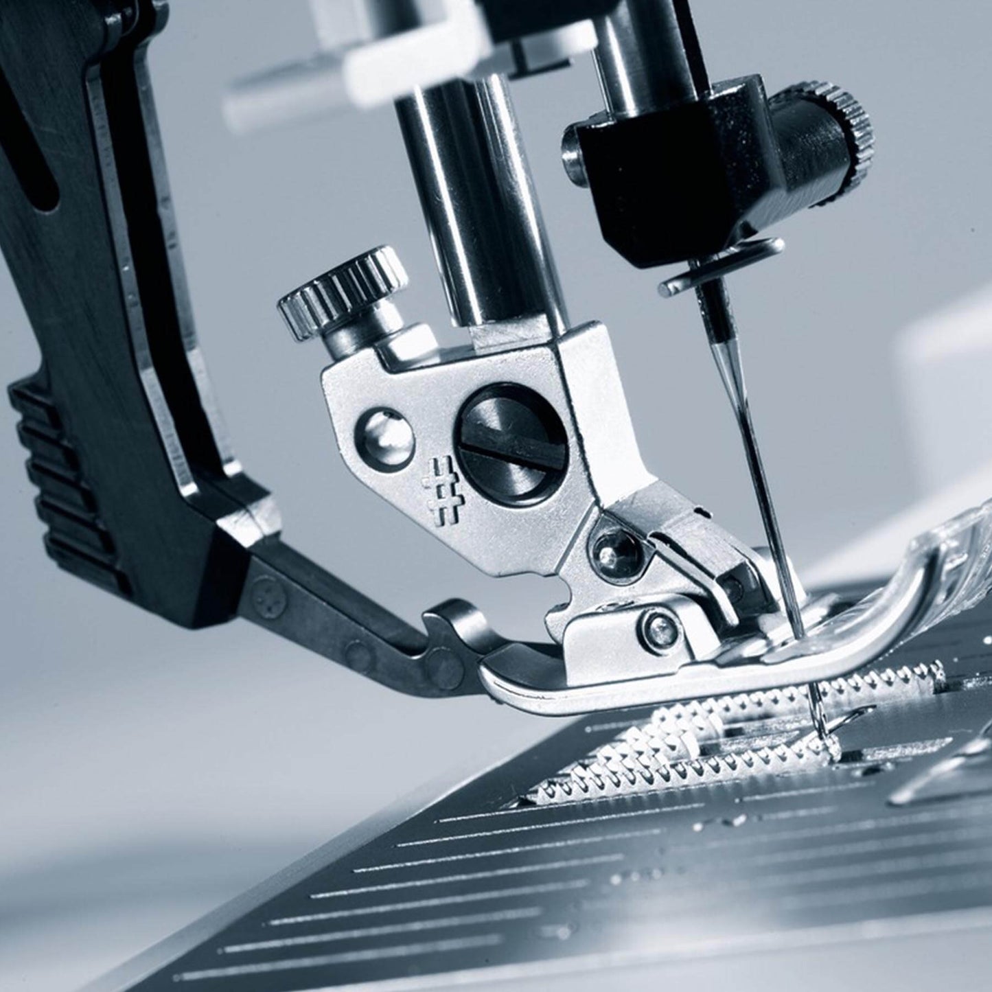 PFAFF® ambition™ 620 Sewing Machine - Prismatic Fiber Arts