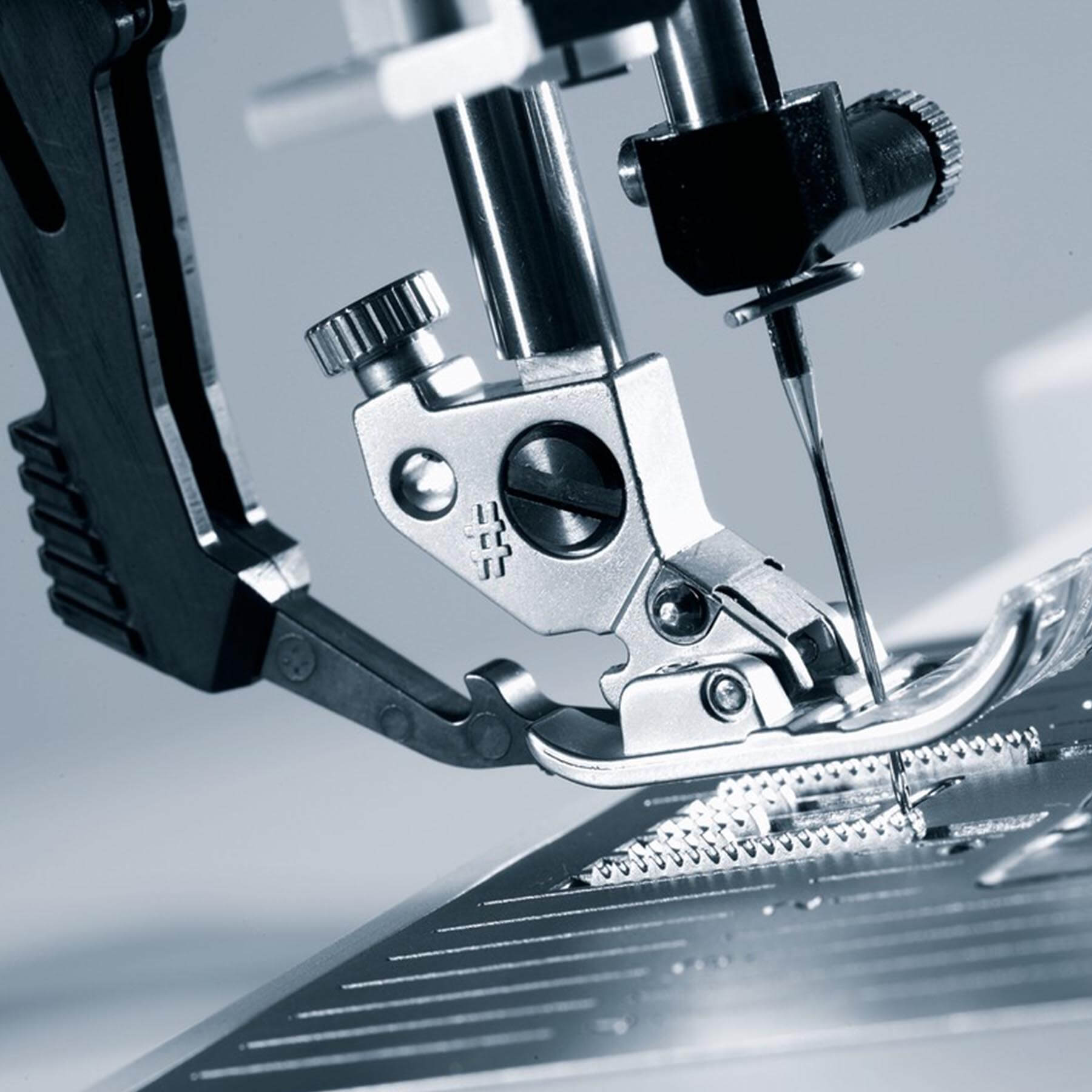 PFAFF® ambition™ 620 Sewing Machine - Prismatic Fiber Arts