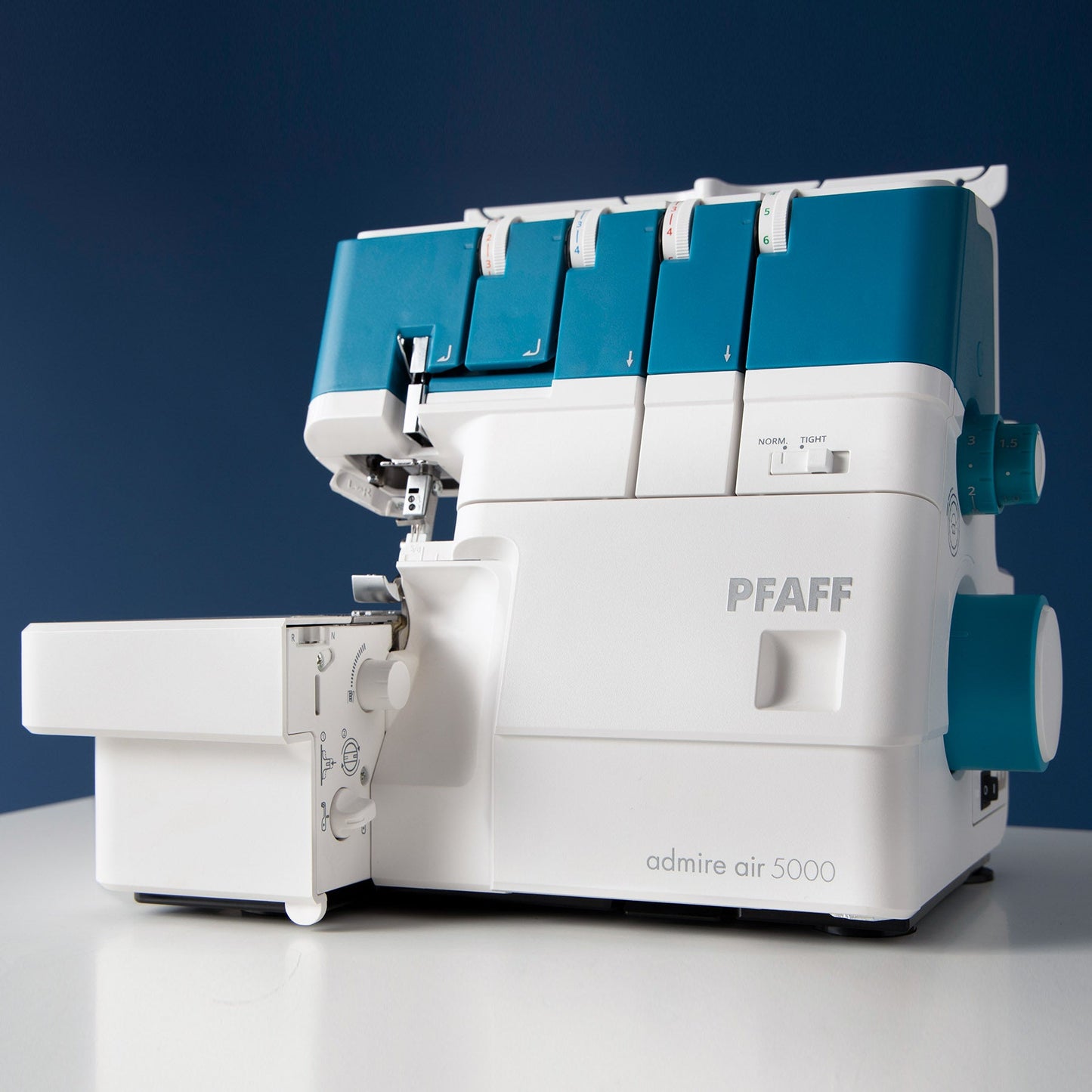 PFAFF® admire™ air 5000 Overlock Machine - Prismatic Fiber Arts