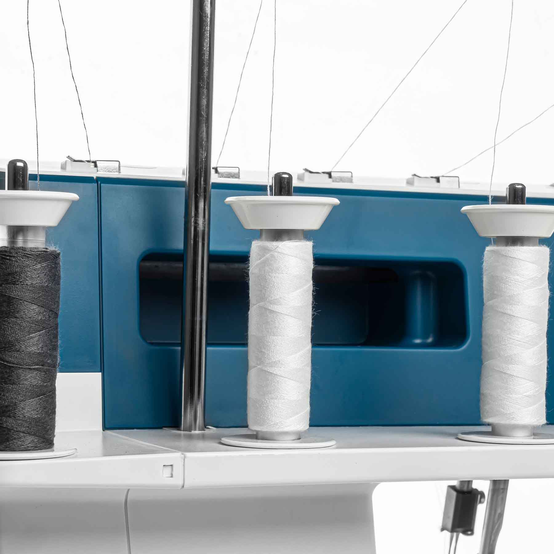 PFAFF® admire™ 1000 Overlock Machine - Prismatic Fiber Arts