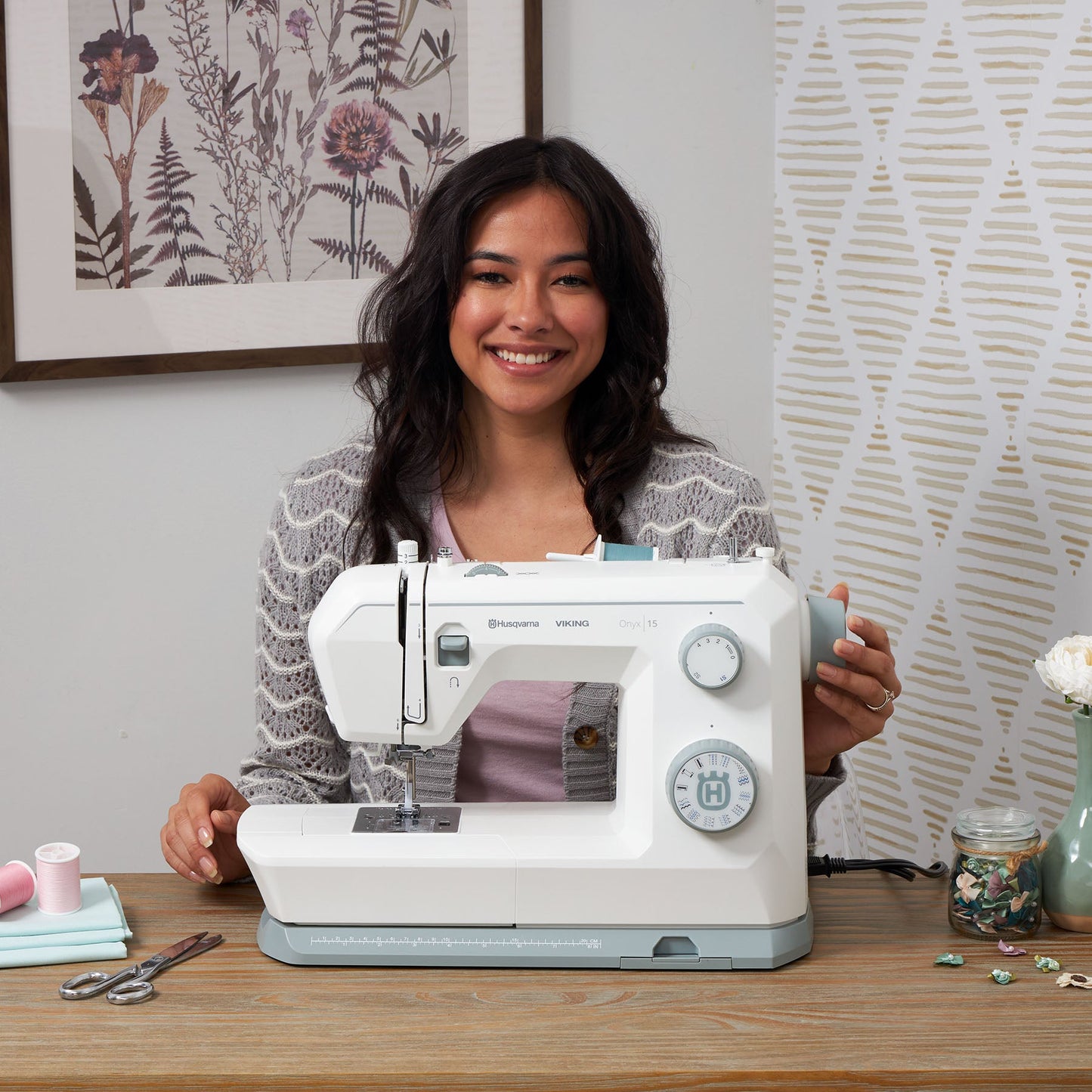 HUSQVARNA® VIKING® ONYX™ 15 Sewing Machine - Prismatic Fiber Arts
