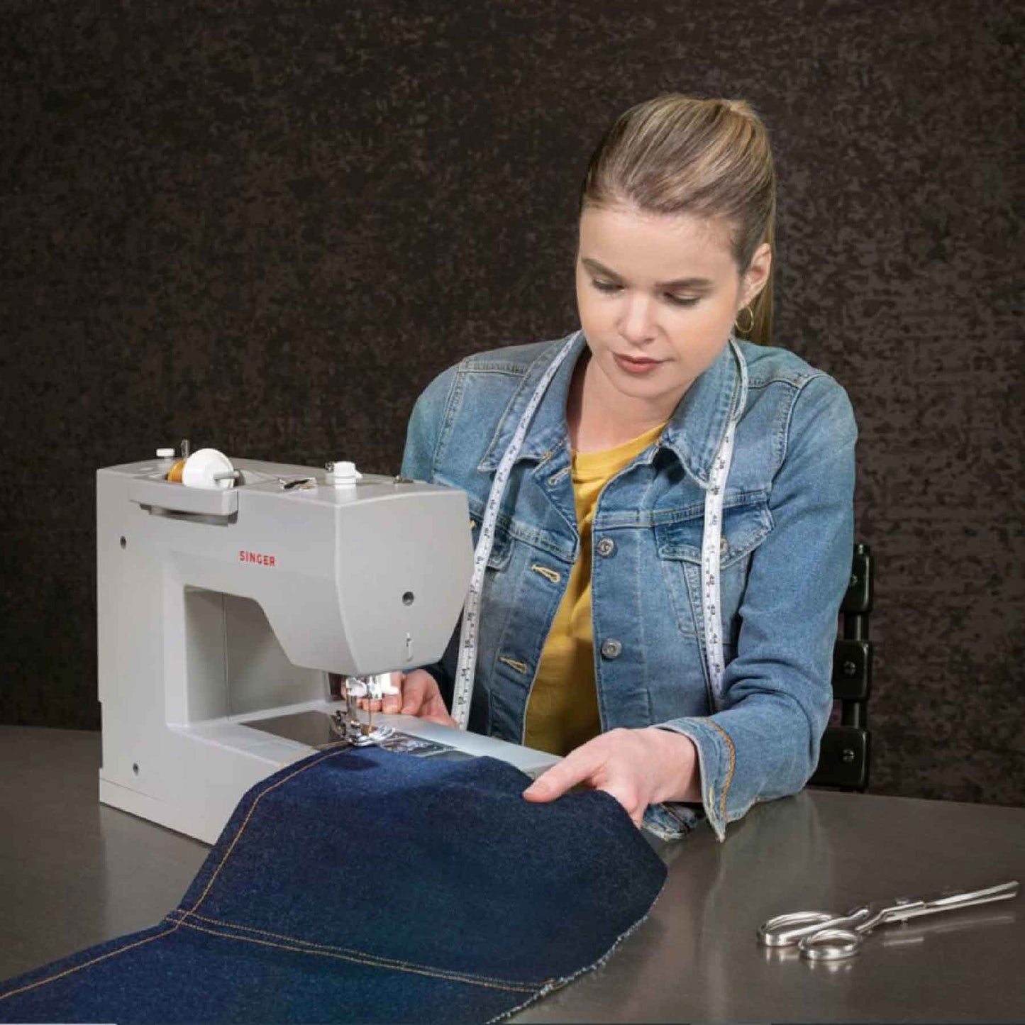 SINGER® Heavy Duty 6700C Sewing Machine - Prismatic Fiber Arts
