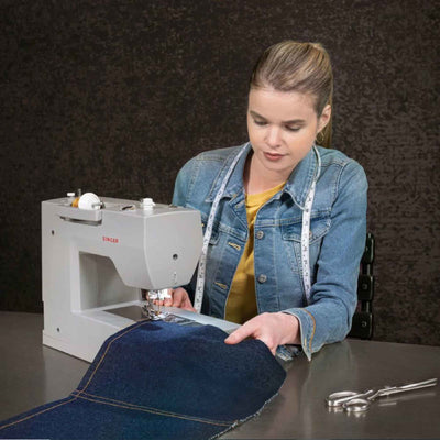 SINGER® Heavy Duty 6700C Sewing Machine - Prismatic Fiber Arts