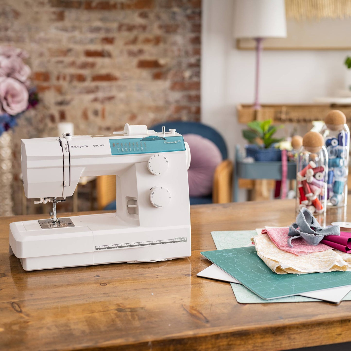 HUSQVARNA® VIKING® EMERALD™ 116 Sewing Machine - Prismatic Fiber Arts