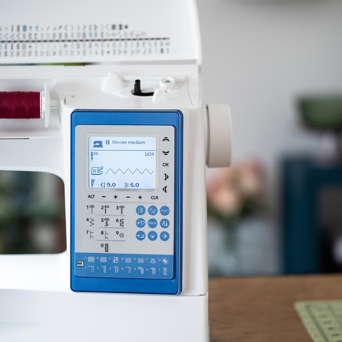 HUSQVARNA® VIKING® SAPPHIRE™ 930 Sewing Machine - Prismatic Fiber Arts