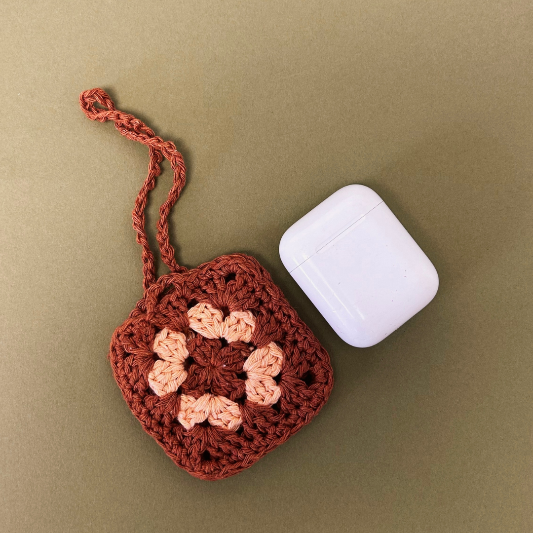Crochet AirPods Case DIY Kit by Ganxxet x Mad4Macrame - Prismatic Fiber Arts