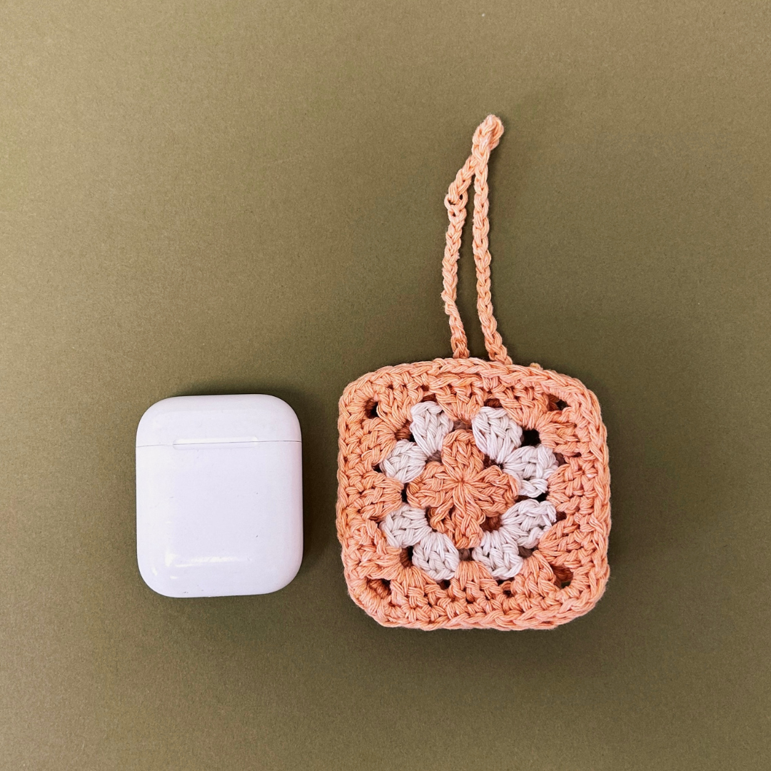 Crochet AirPods Case DIY Kit by Ganxxet x Mad4Macrame - Prismatic Fiber Arts