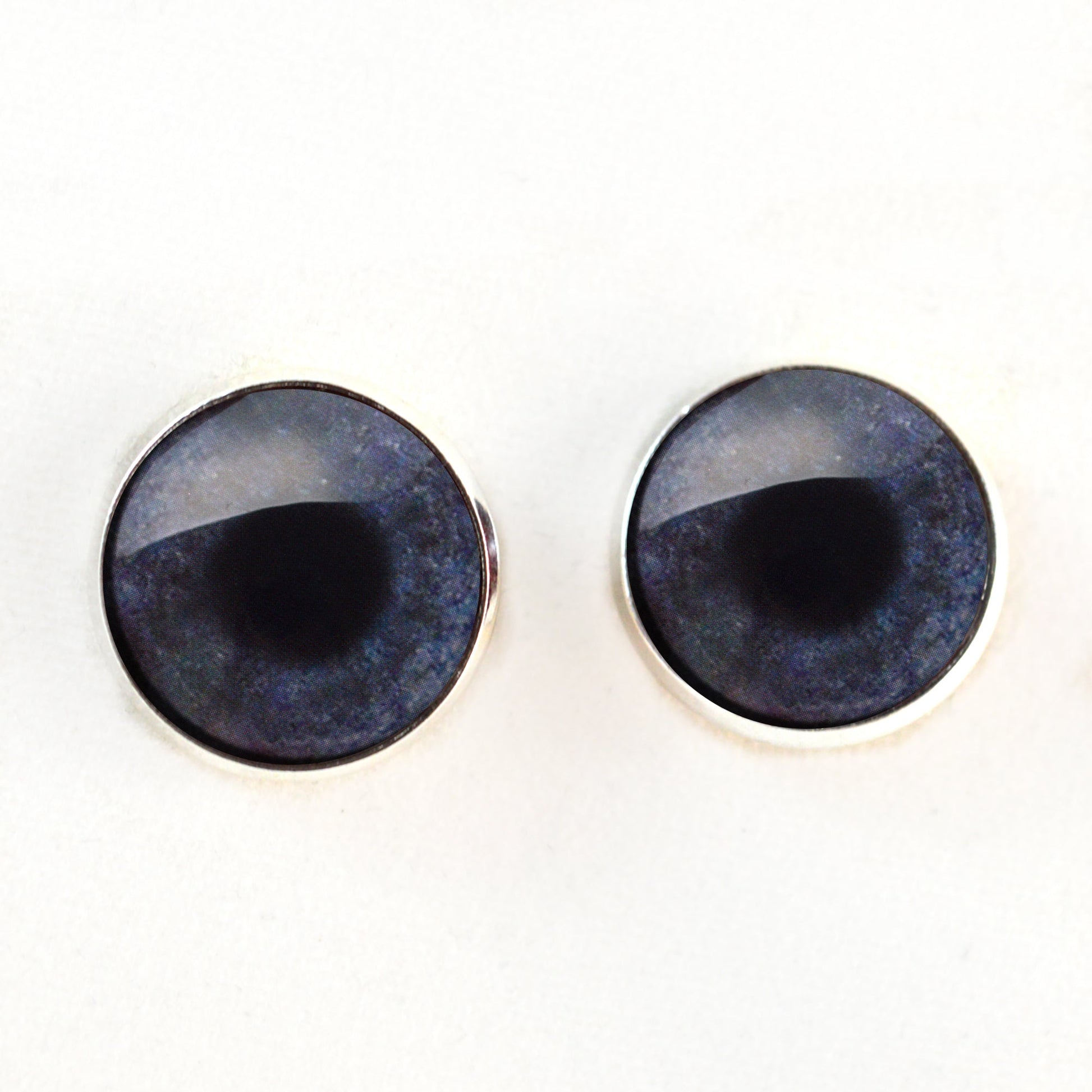 Dark Gray Ostrich Sew-On Button Glass Eyes - Prismatic Fiber Arts