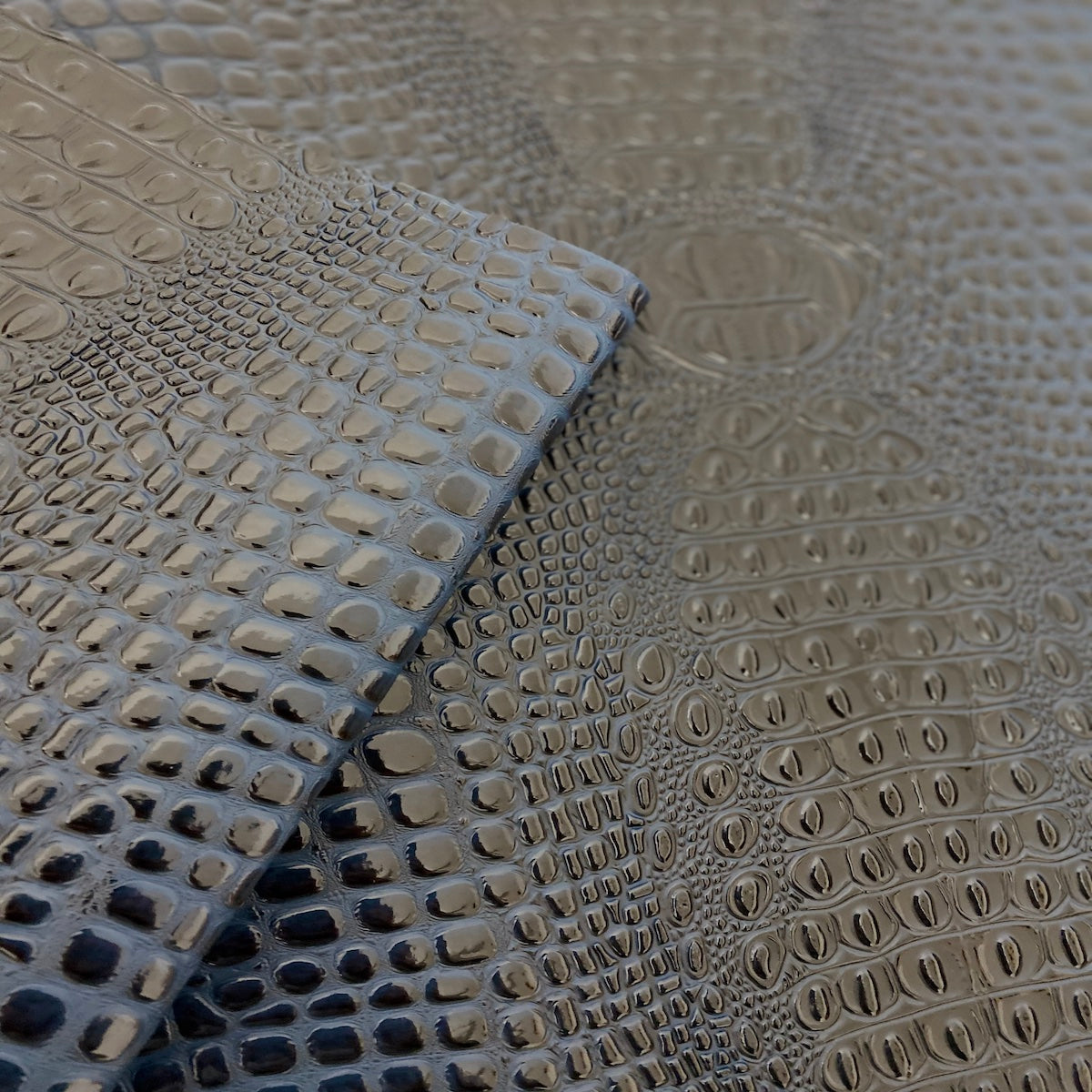 Aussie 3D Embossed Gator Vinyl Fabric - Prismatic Fiber Arts