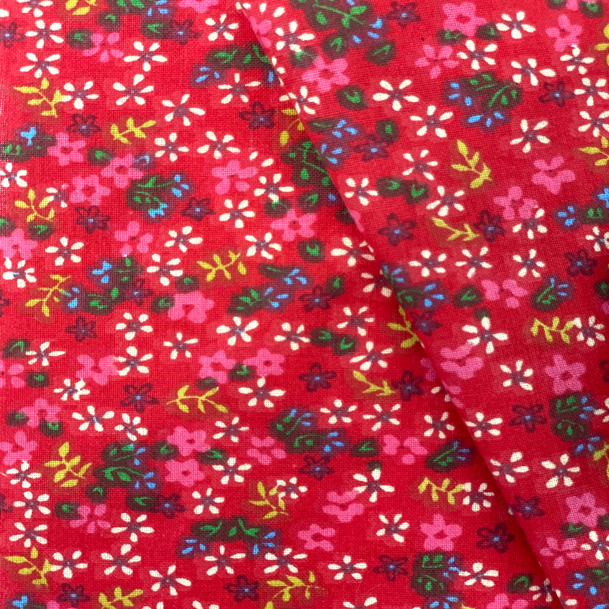 Small Floral Print Poly Cotton Fabric - Prismatic Fiber Arts