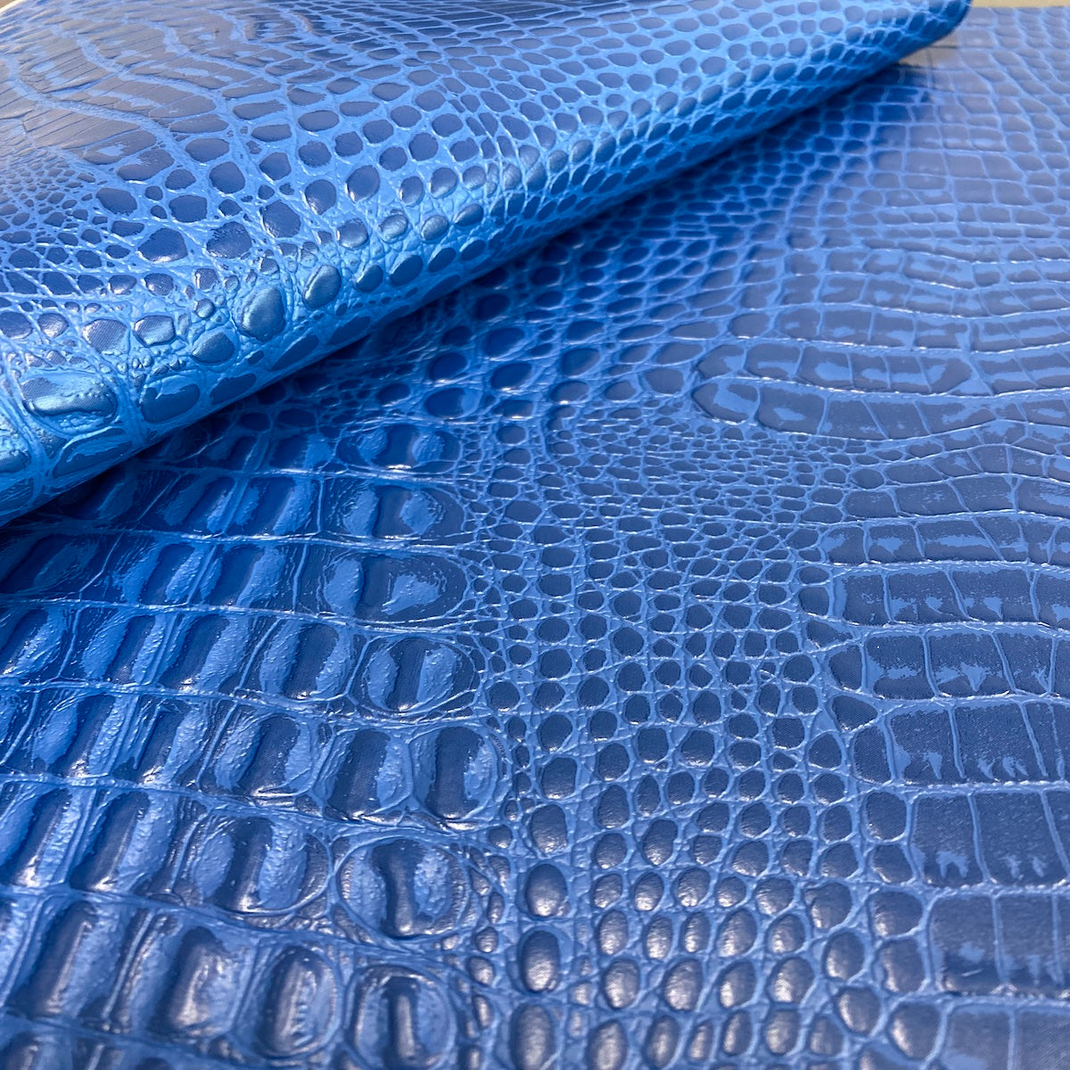 Marine Gator Vinyl Fabric - Prismatic Fiber Arts
