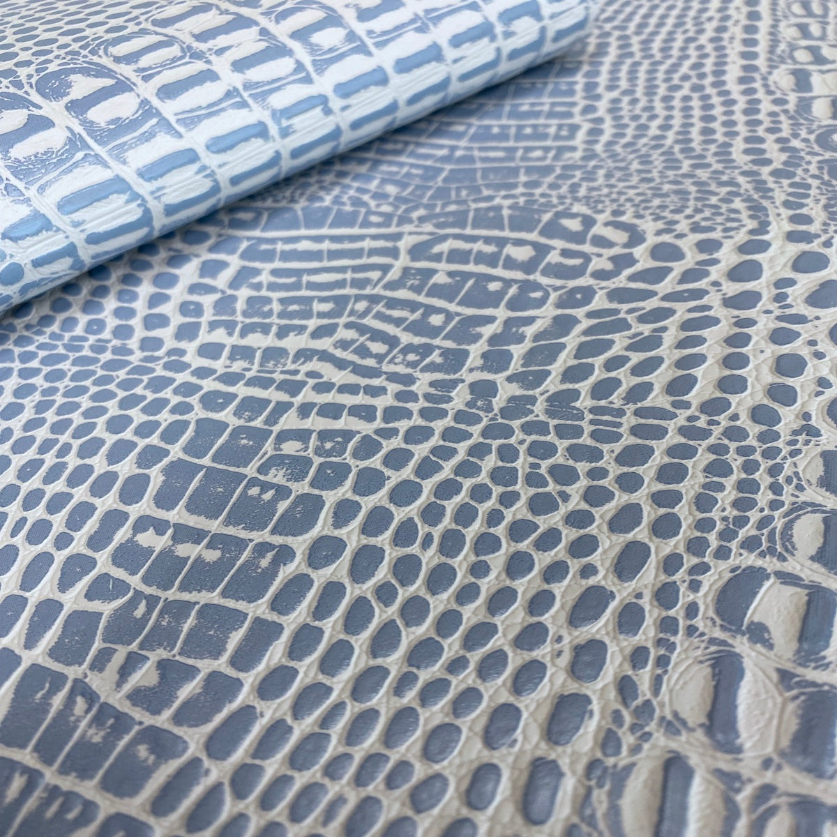 Marine Gator Vinyl Fabric - Prismatic Fiber Arts