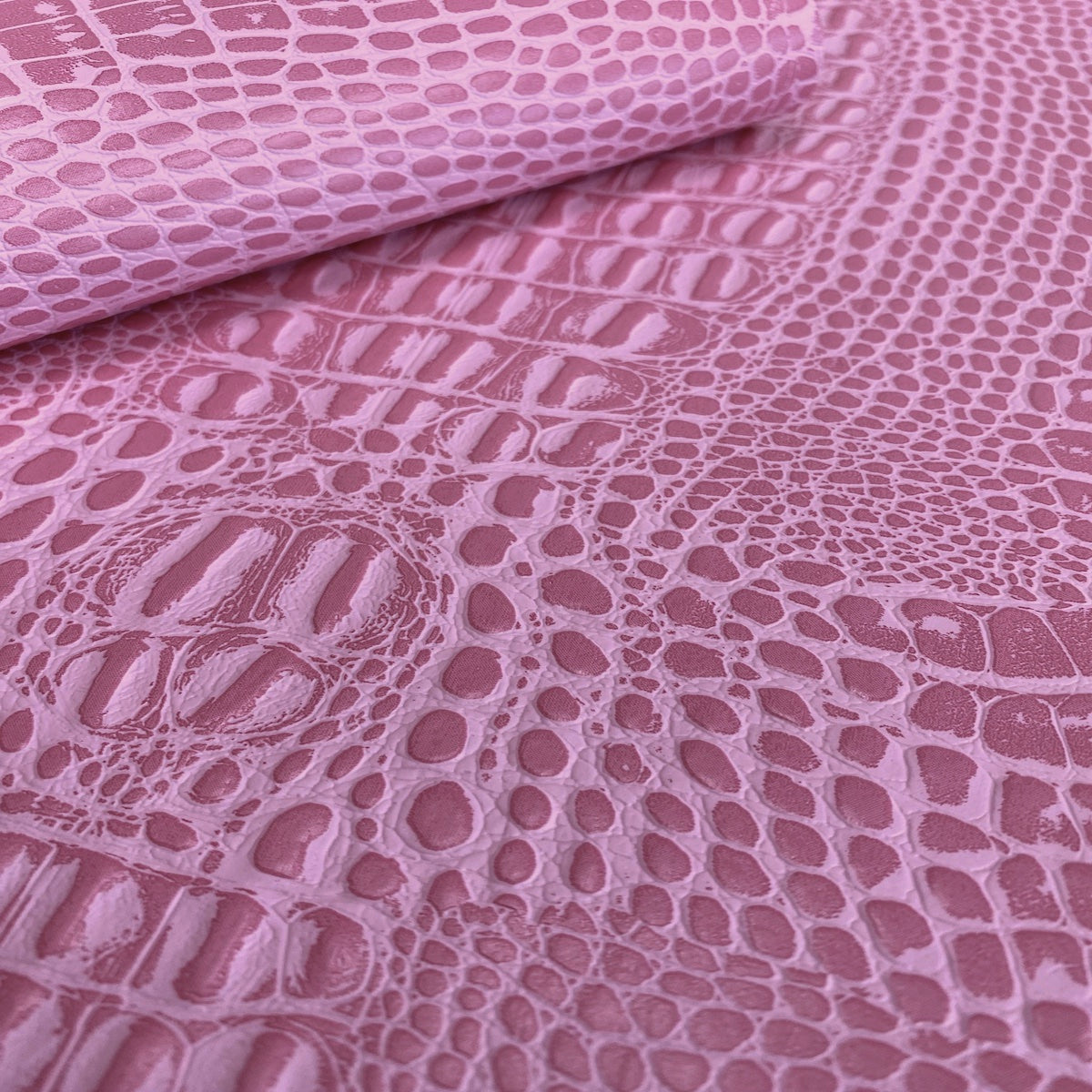 Marine Gator Vinyl Fabric - Prismatic Fiber Arts