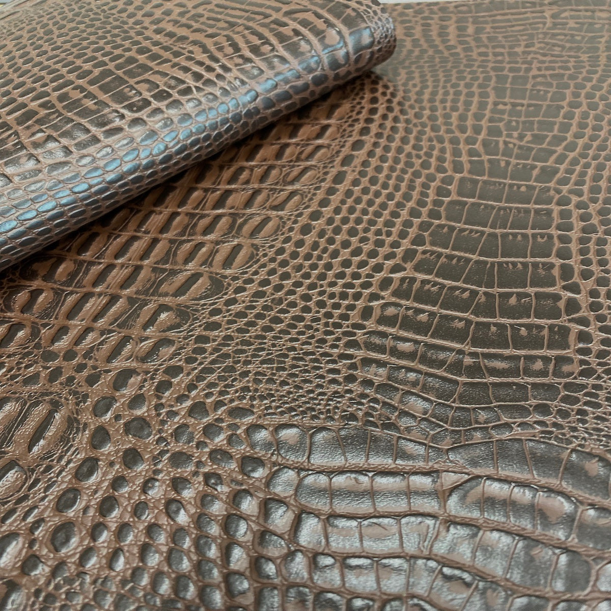 Marine Gator Vinyl Fabric - Prismatic Fiber Arts