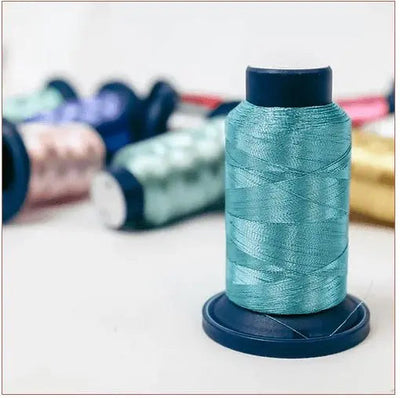 Metallic Thread 800M AQUA BLUE 33 - Prismatic Fiber Arts