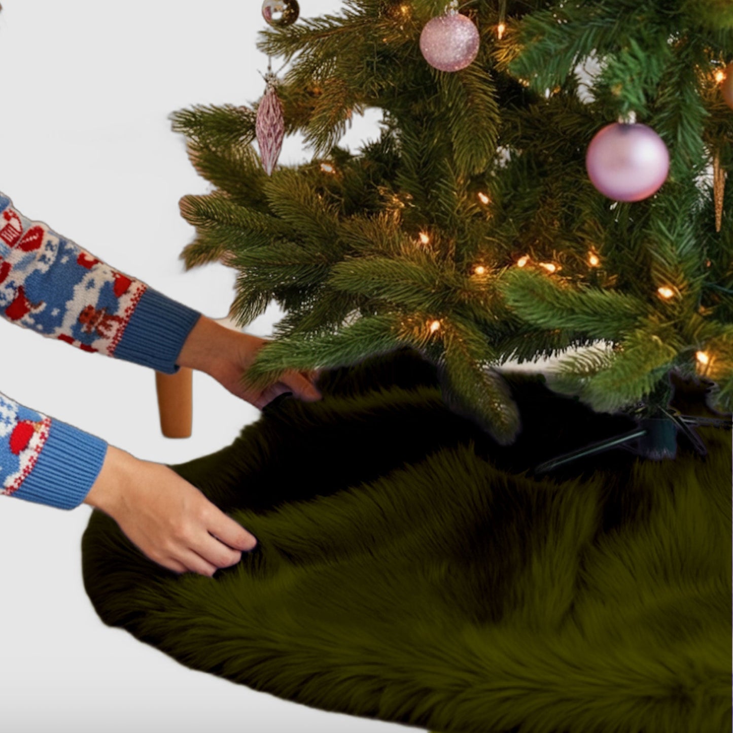 Premium Faux Fur Christmas Tree Skirt - 30 Inch | Luxurious Holiday Decorations