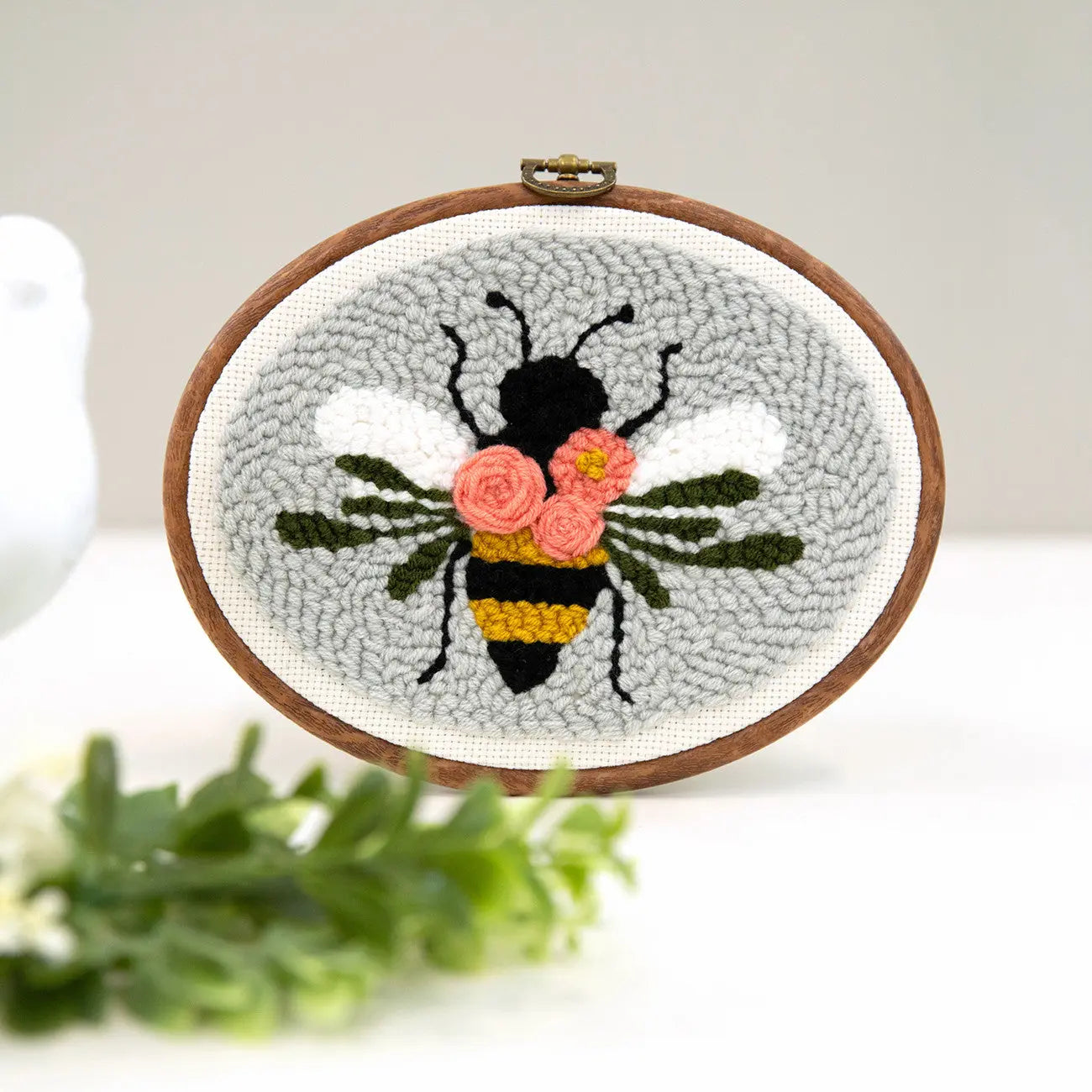 Punch Needle Embroidery Kit Bloomin Bee Faux Wood Oval Hoop - Prismatic Fiber Arts