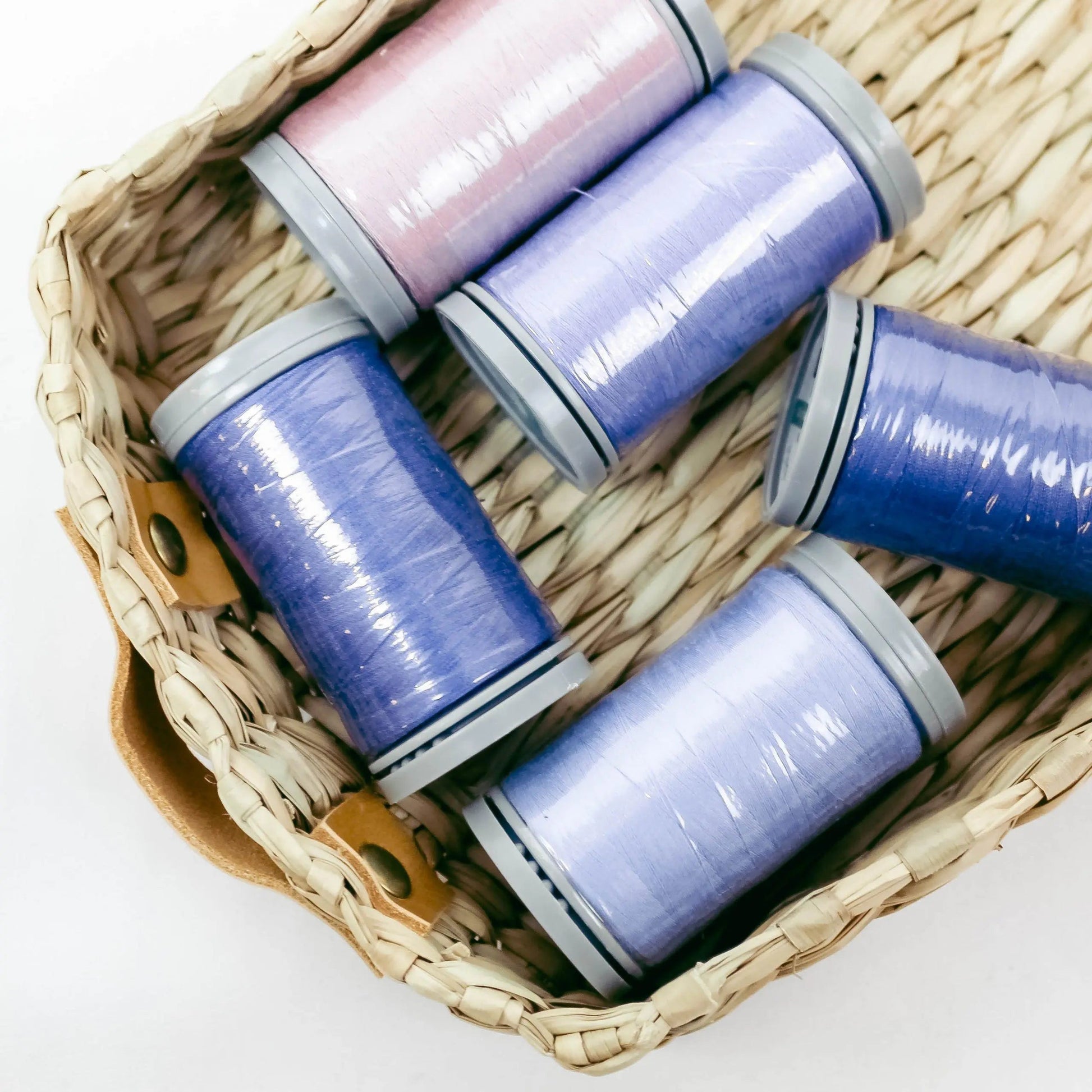 Quilters Select Thread - Tube of 5 colors 400M - PURRFECT PINK CHRYSANTHEMUM AREFEL PLUSH PURPLE PRINCE - Prismatic Fiber Arts