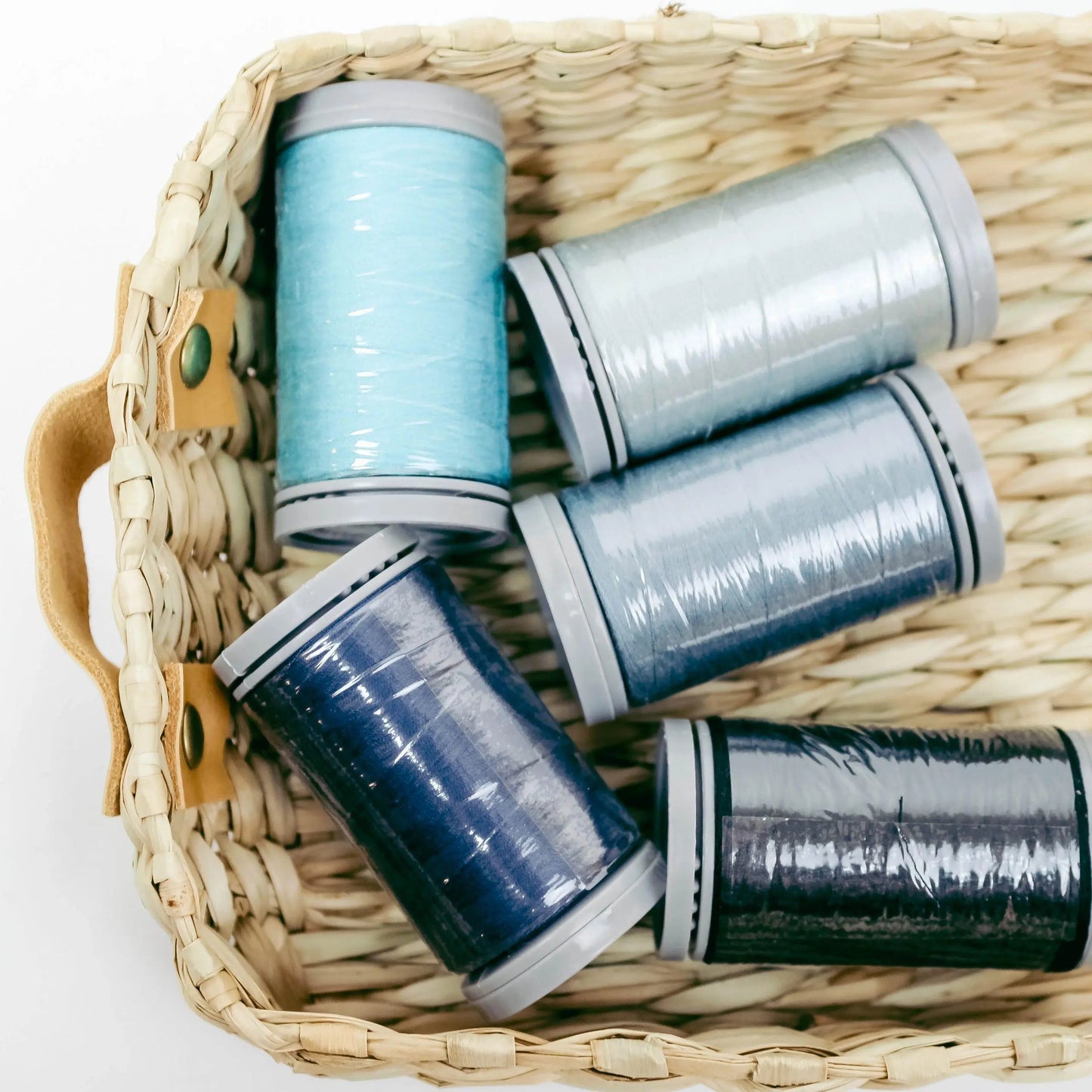 Quilters Select Thread - Tube of 5 colors 400M - BLUEBELLE STORM CLOUD COSMIC SKY TURQUOISE BLACK - Prismatic Fiber Arts