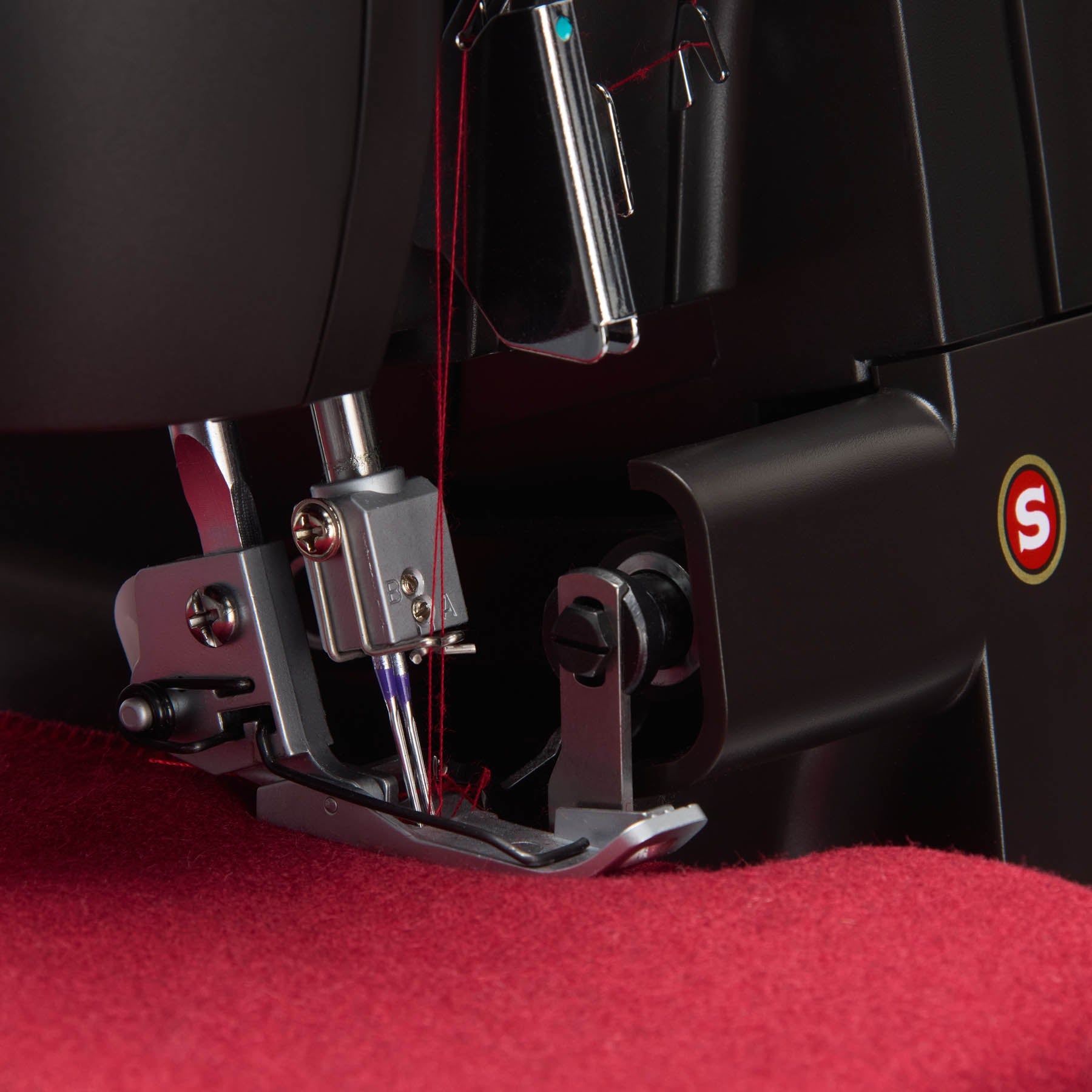 SINGER® HD0500S Classic Black Serger - Prismatic Fiber Arts