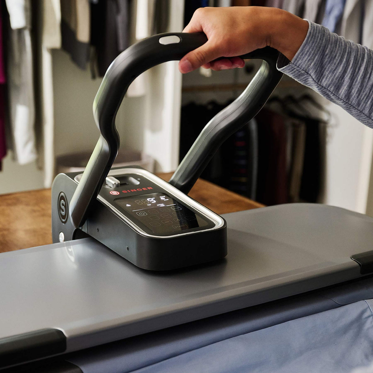 SINGER INTELLIGENT™ Steam Press 36 inch - Prismatic Fiber Arts