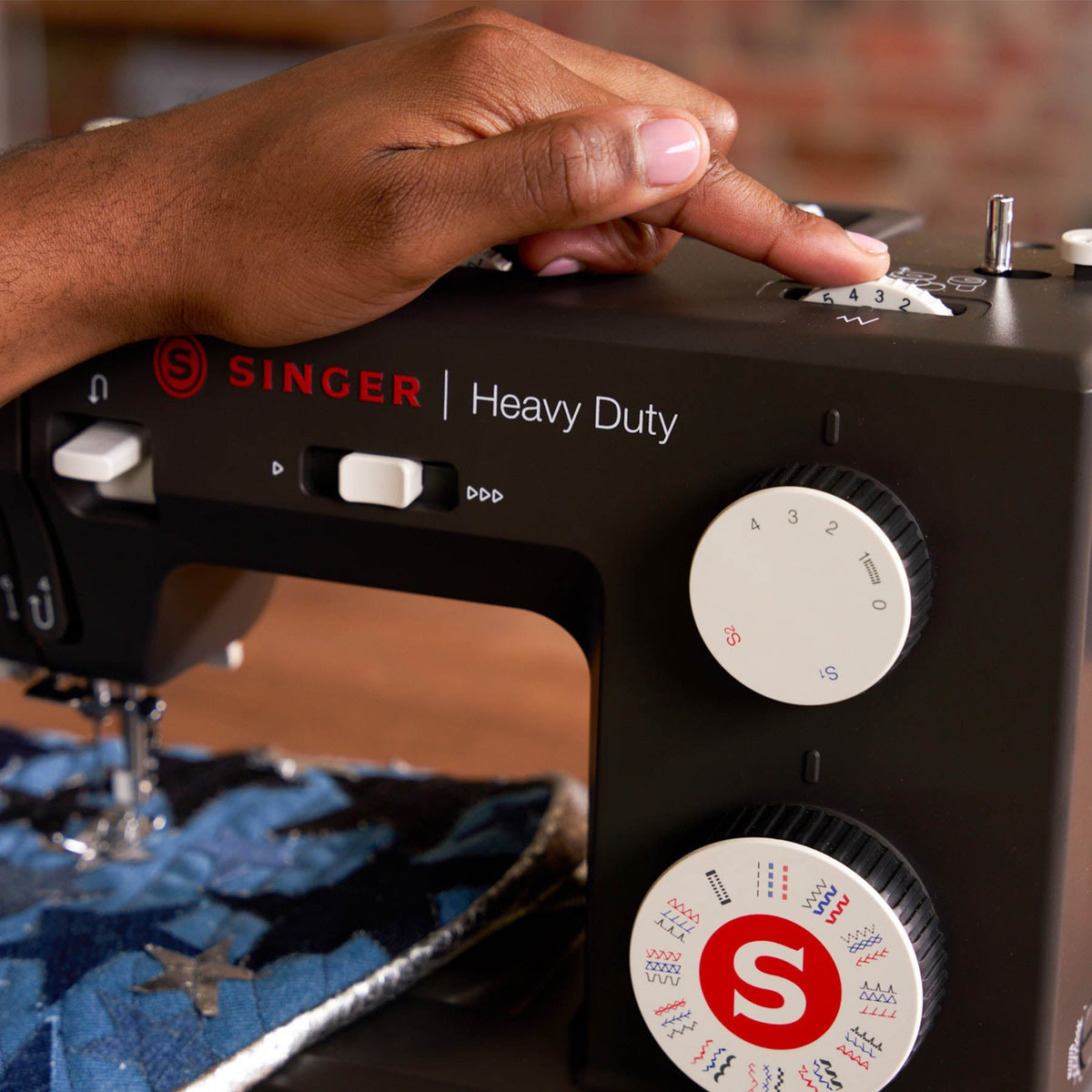 SINGER® Heavy Duty 4532™ Next Evolution Charcoal Sewing Machine - Prismatic Fiber Arts