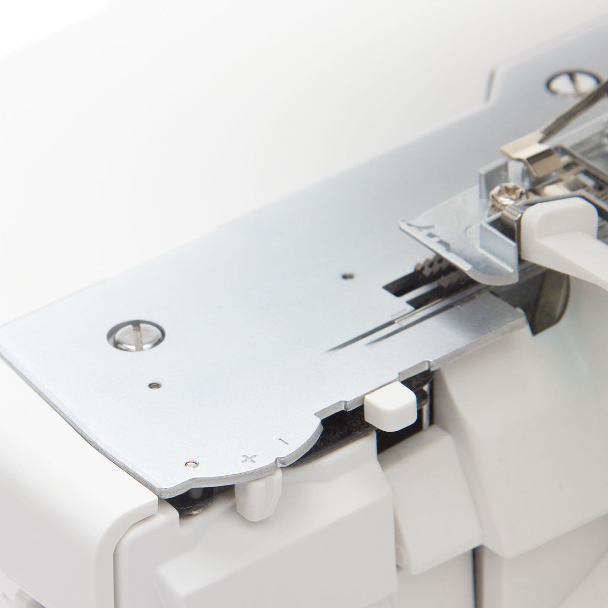SINGER® S0600 Serger - Prismatic Fiber Arts