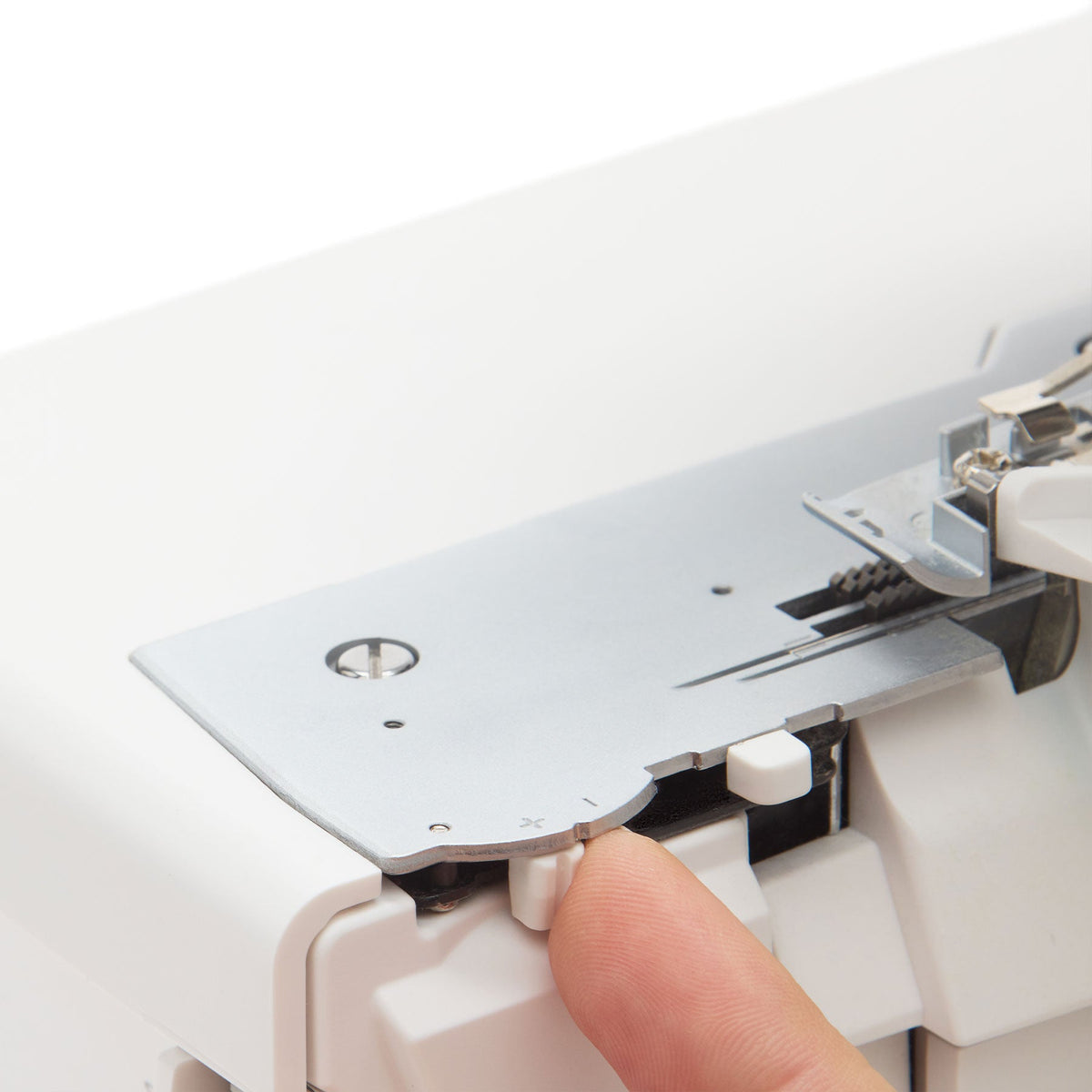 SINGER® S0600 Serger - Prismatic Fiber Arts
