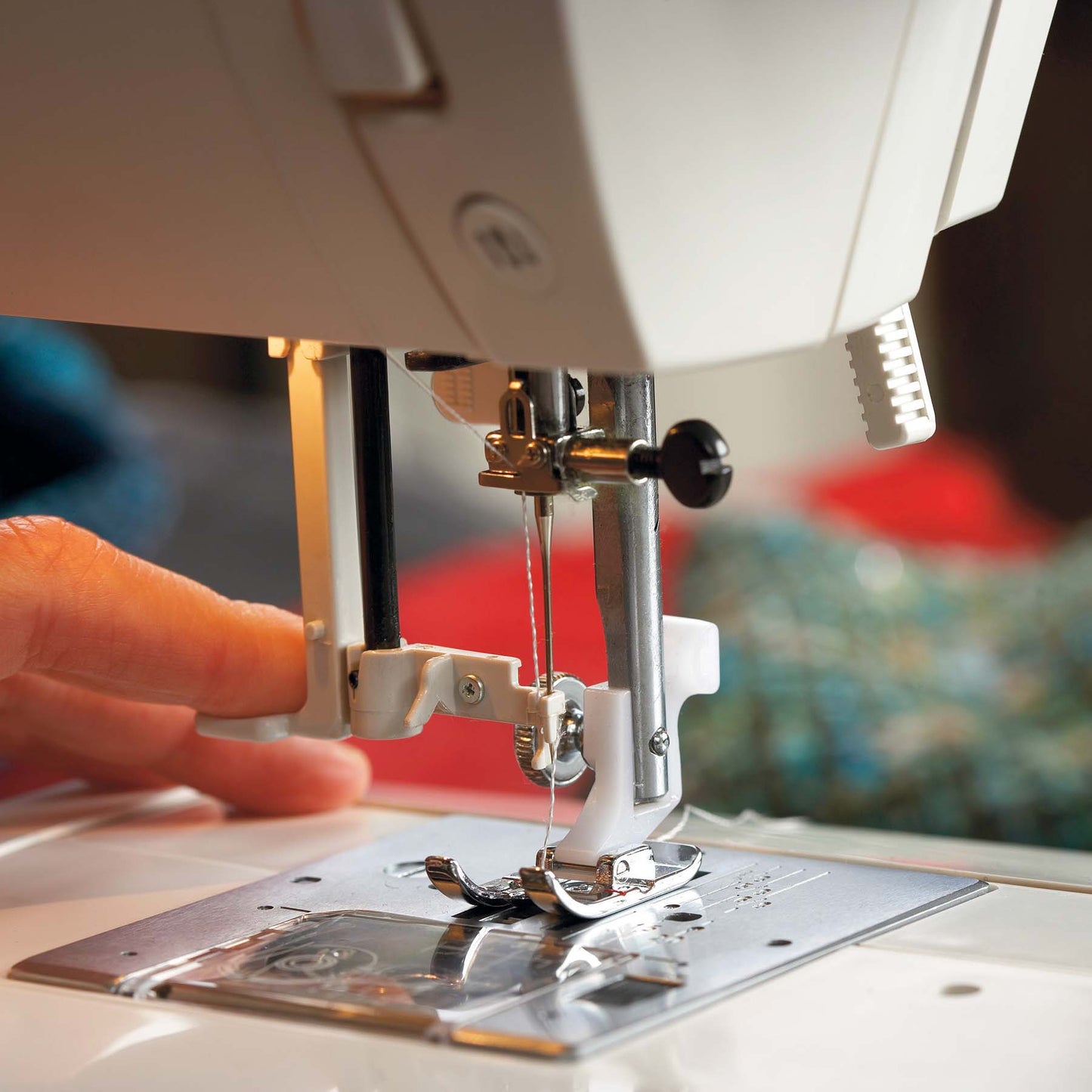 HUSQVARNA® VIKING® EMERALD™ 118 Sewing Machine - Prismatic Fiber Arts