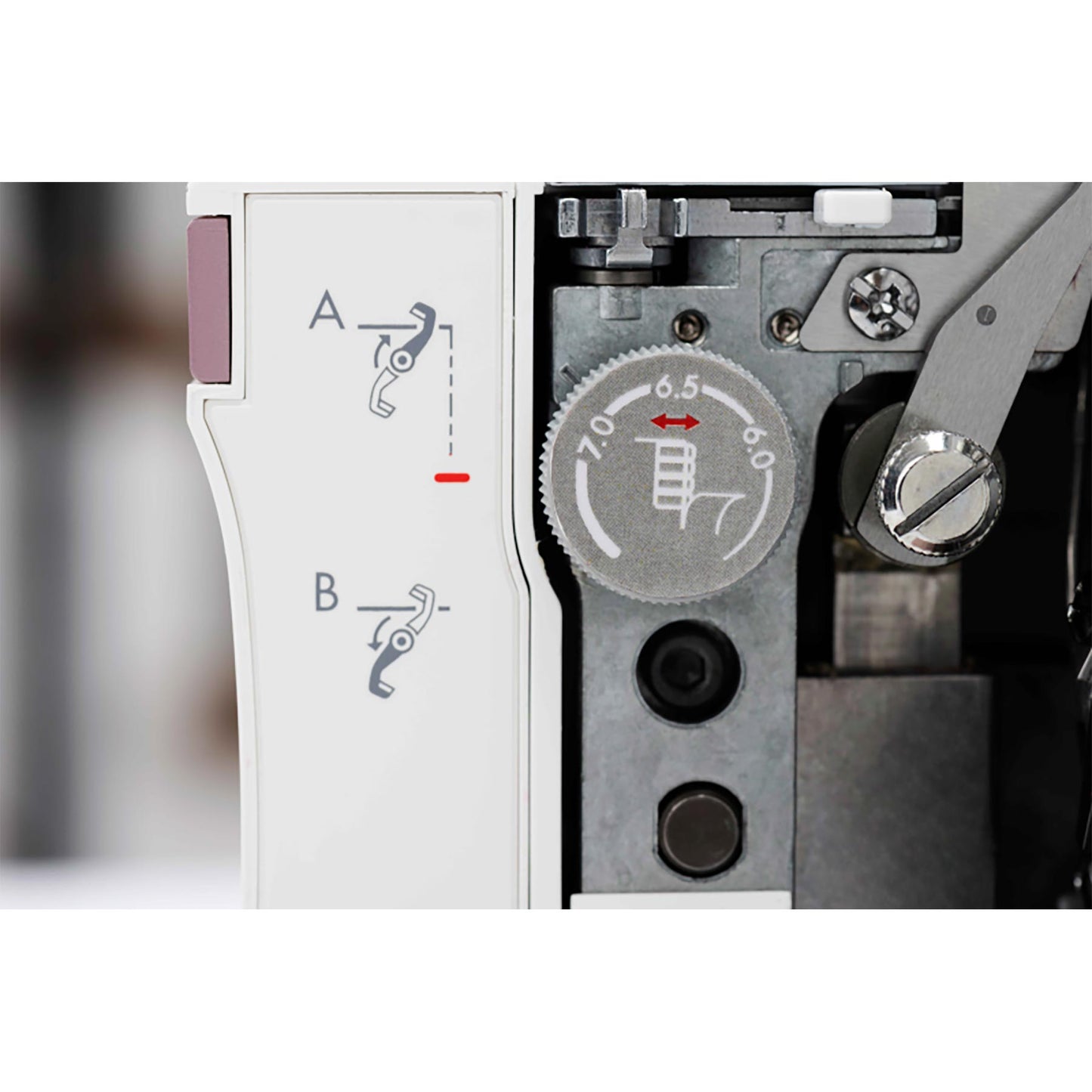 HUSQVARNA® VIKING® AMBER™ Air S | 500 Coverlock Machine - Prismatic Fiber Arts