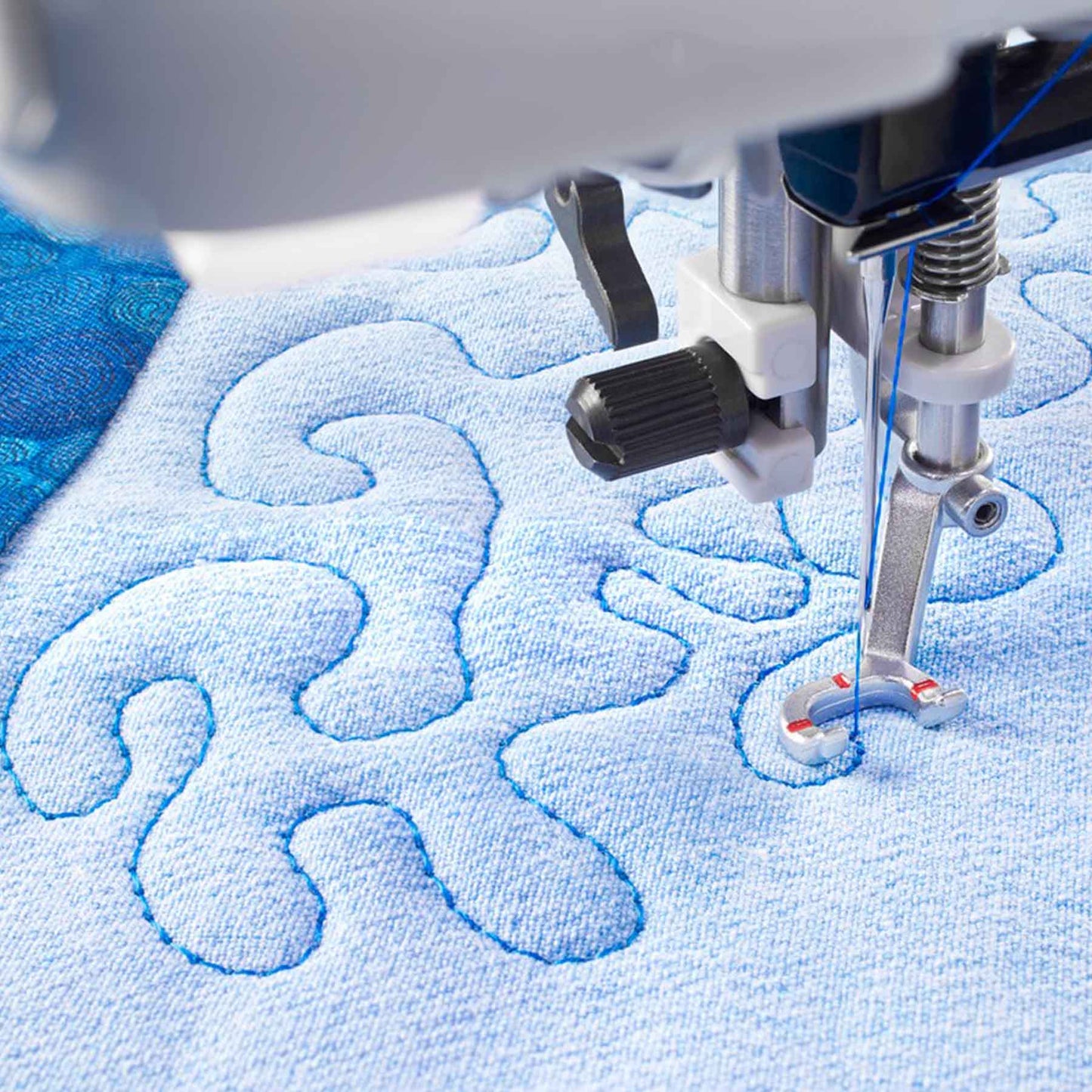 PFAFF® passport™ 2.0 Sewing Machine - Prismatic Fiber Arts