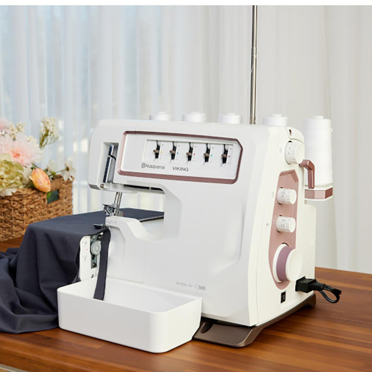 HUSQVARNA® VIKING® AMBER™ Air S | 500 Coverlock Machine - Prismatic Fiber Arts