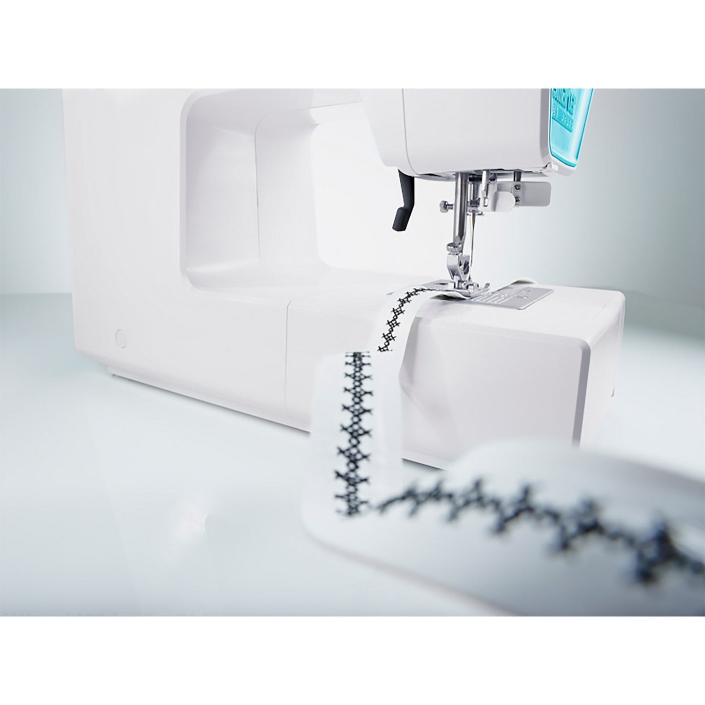 SMARTER BY PFAFF™ 260c Sewing Machine - Prismatic Fiber Arts