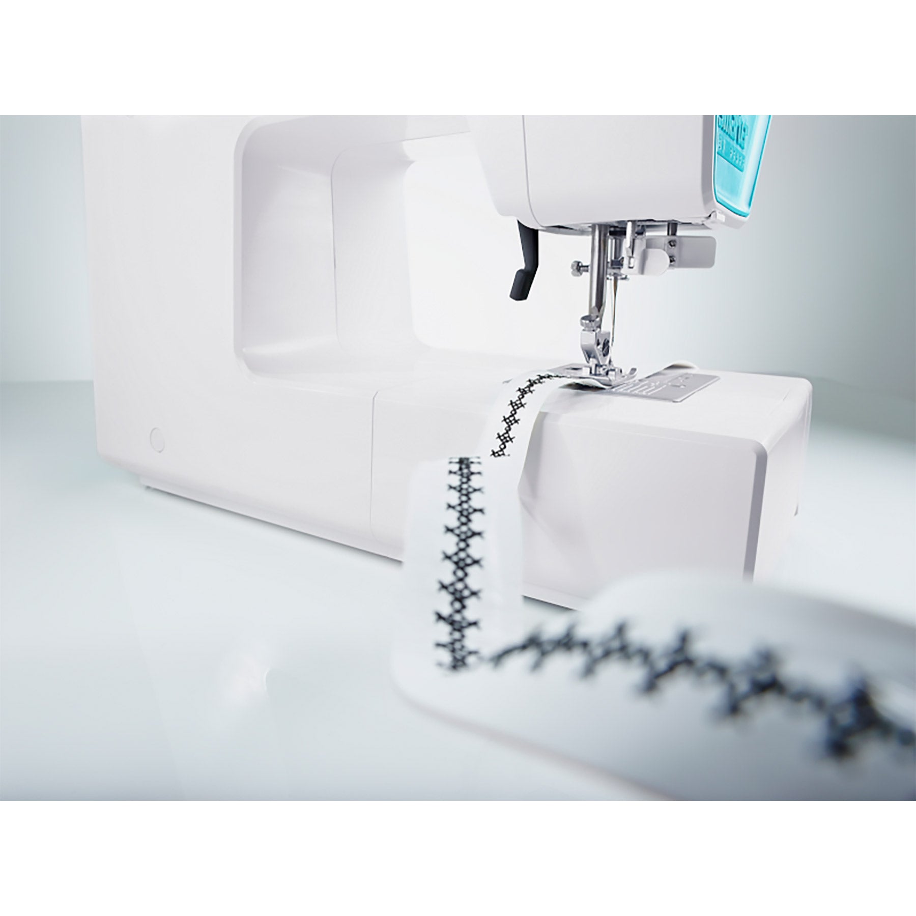 SMARTER BY PFAFF™ 260c Sewing Machine - Prismatic Fiber Arts