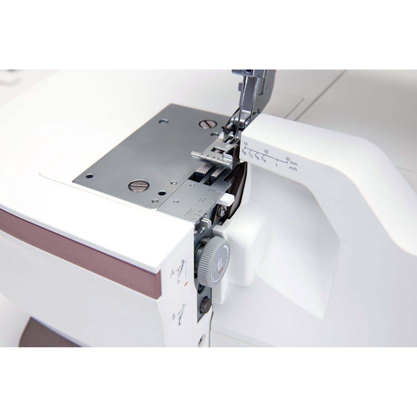 HUSQVARNA® VIKING® AMBER™ Air S | 500 Coverlock Machine - Prismatic Fiber Arts