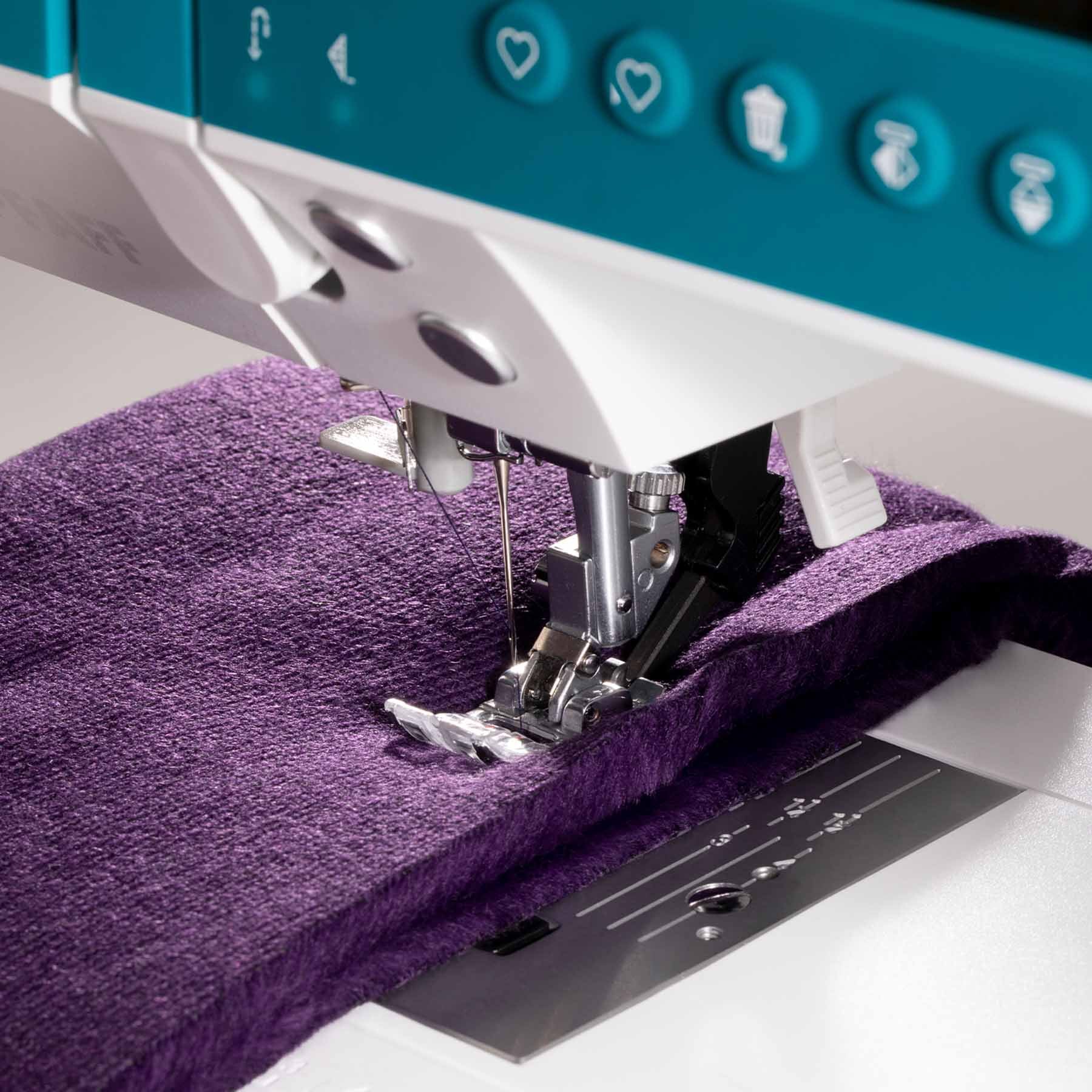 PFAFF® ambition™ 620 Sewing Machine - Prismatic Fiber Arts