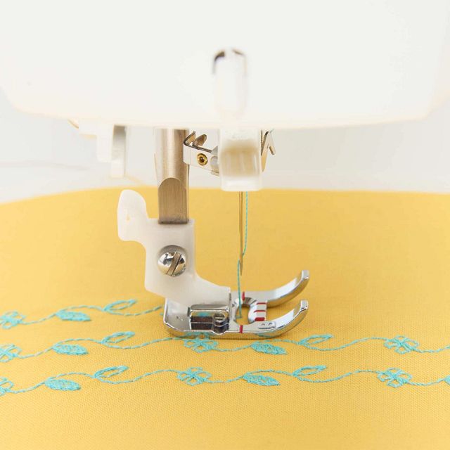 HUSQVARNA® VIKING® ONYX™ 30 Sewing Machine - Prismatic Fiber Arts