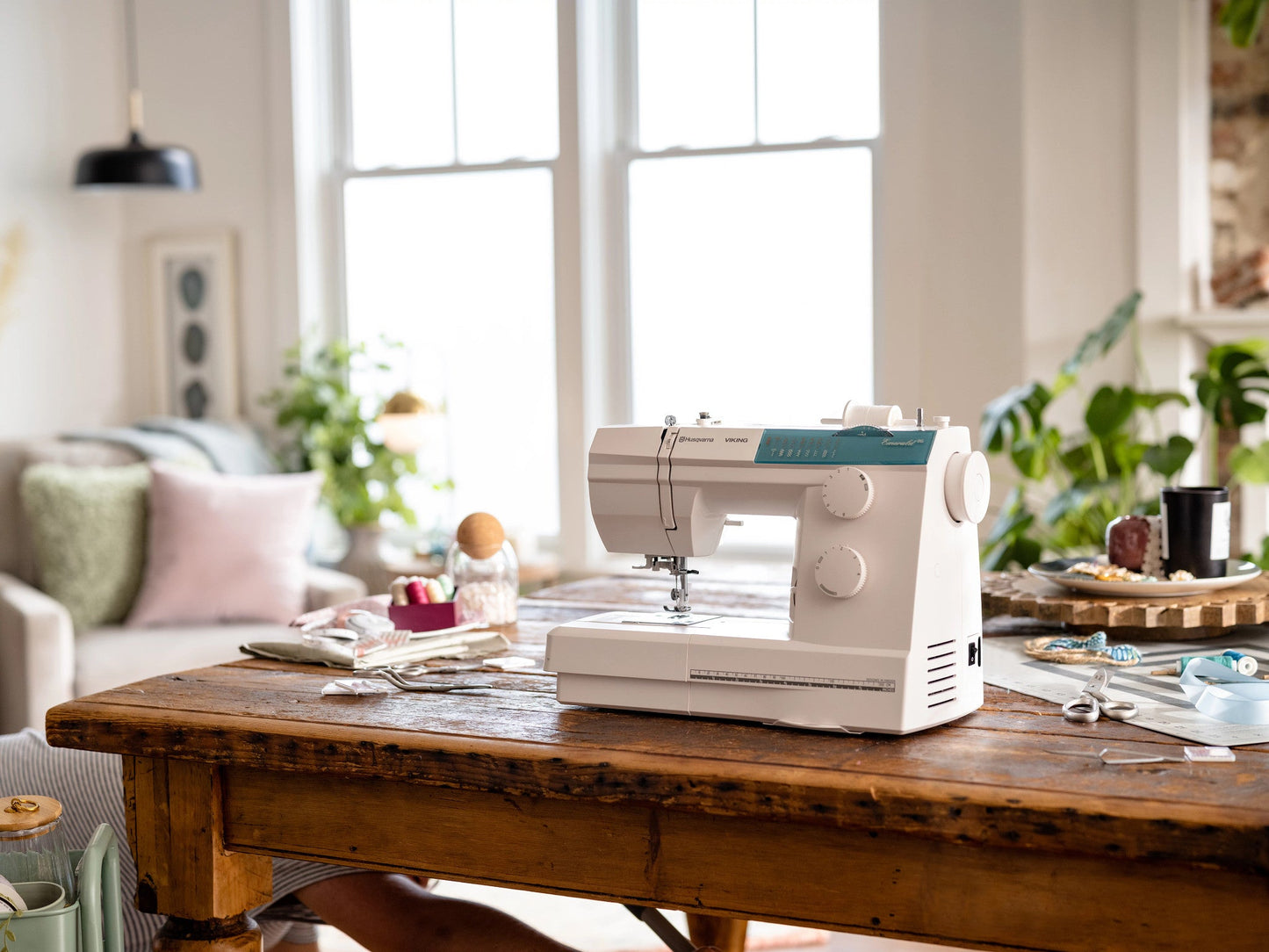 HUSQVARNA® VIKING® EMERALD™ 116 Sewing Machine - Prismatic Fiber Arts