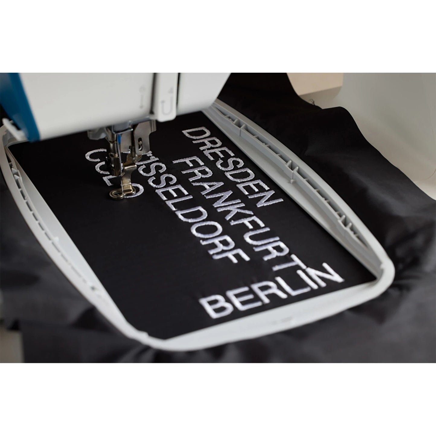 PFAFF® creative expect™ 350 Sewing & Embroidery Machine - Prismatic Fiber Arts