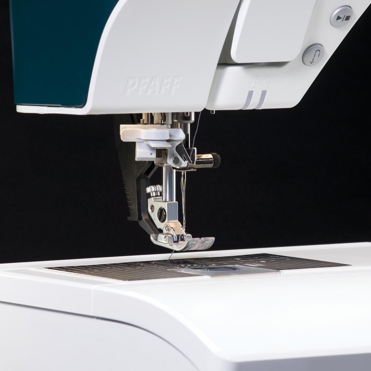 PFAFF® performance icon™ Sewing Machine - Prismatic Fiber Arts