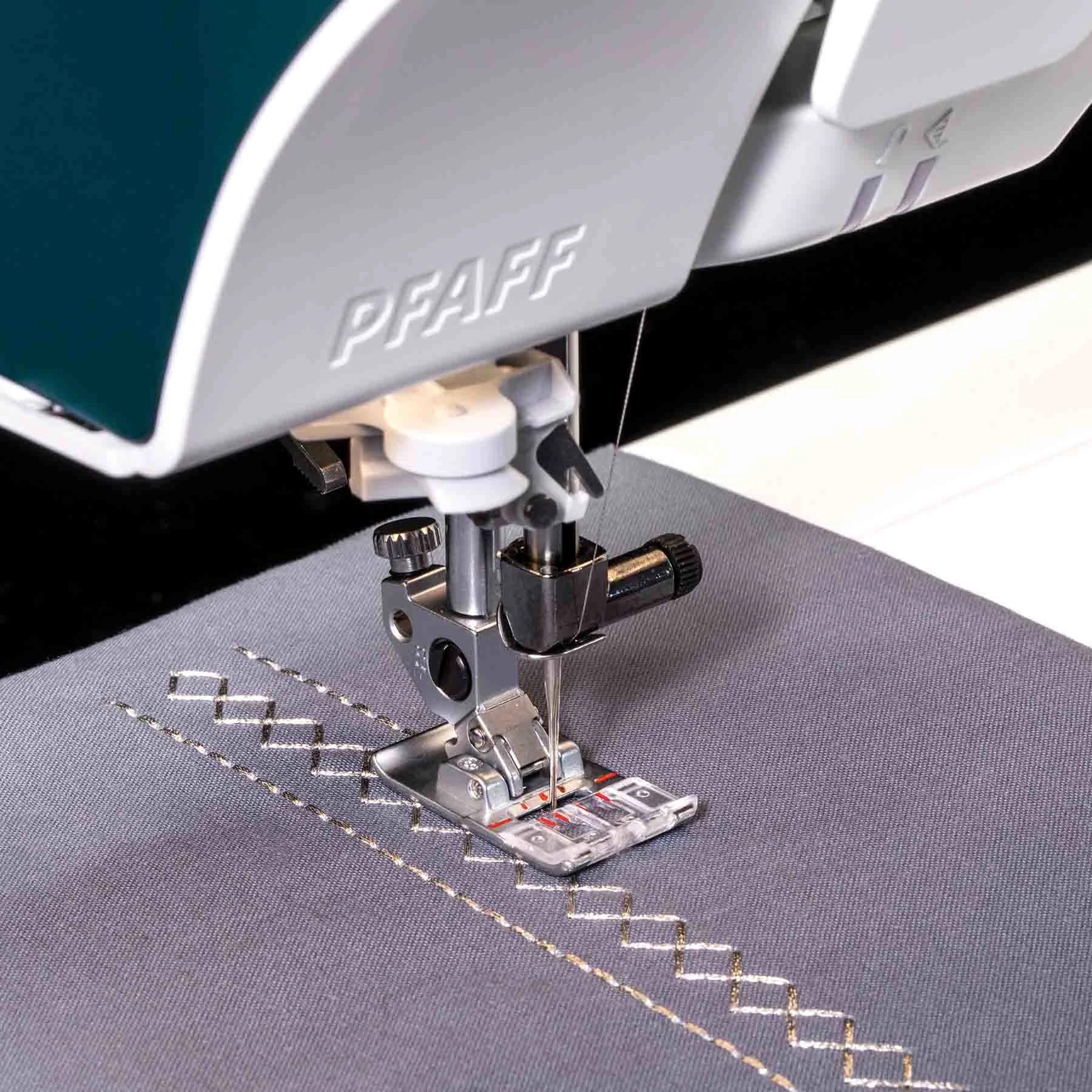 PFAFF® performance icon™ Sewing Machine - Prismatic Fiber Arts