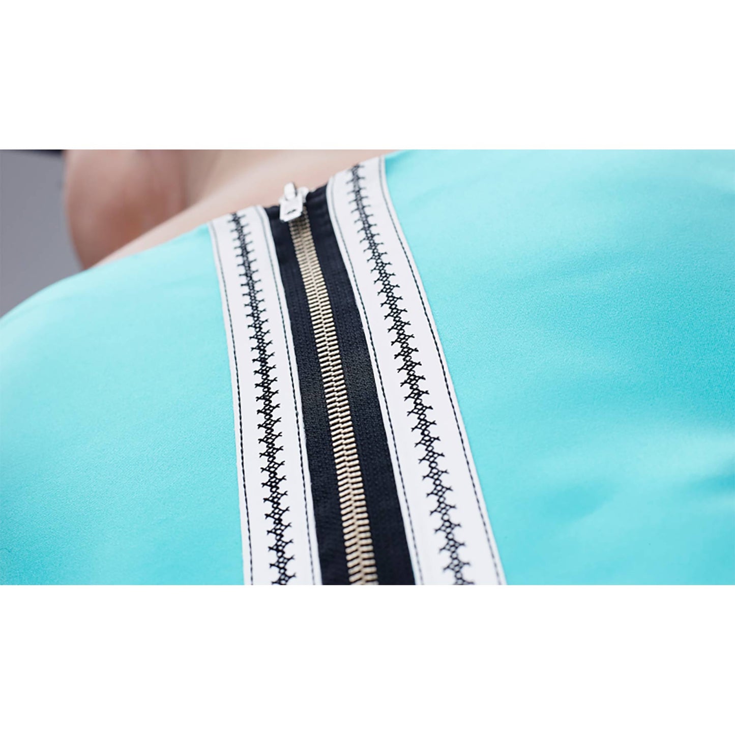 SMARTER BY PFAFF™ 260c Sewing Machine - Prismatic Fiber Arts