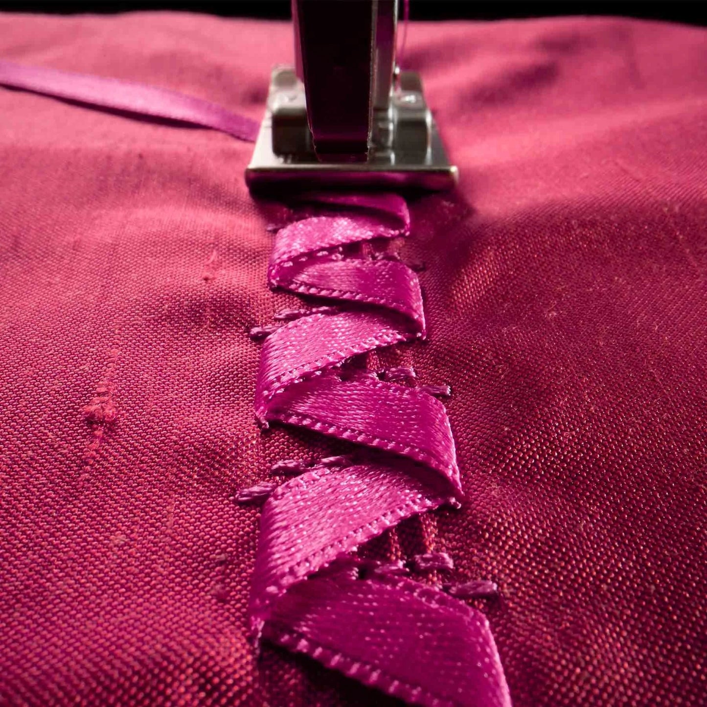 PFAFF® expression™ 715 Sewing Machine - Prismatic Fiber Arts